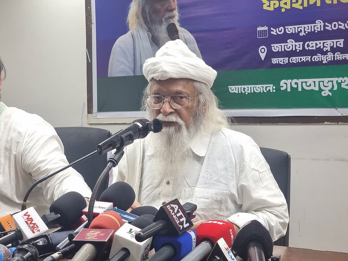 Poet and public intellectual Farhad Mazhar addresses a discussion titled “Nationwide crisis of gas, electricity and safe water: what society should do”, held at the Zahur Hossain Chowdhury Hall of the National Press Club on 23 January 2026