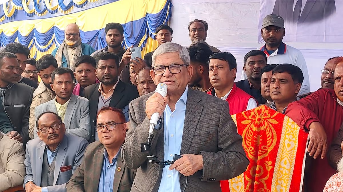 BNP secretary general Mirza Fakhrul Islam Alamgir addresses an election rally at the BD High School grounds in Begunbari Union of Thakurgaon Sadar upazila on 26 January 2026