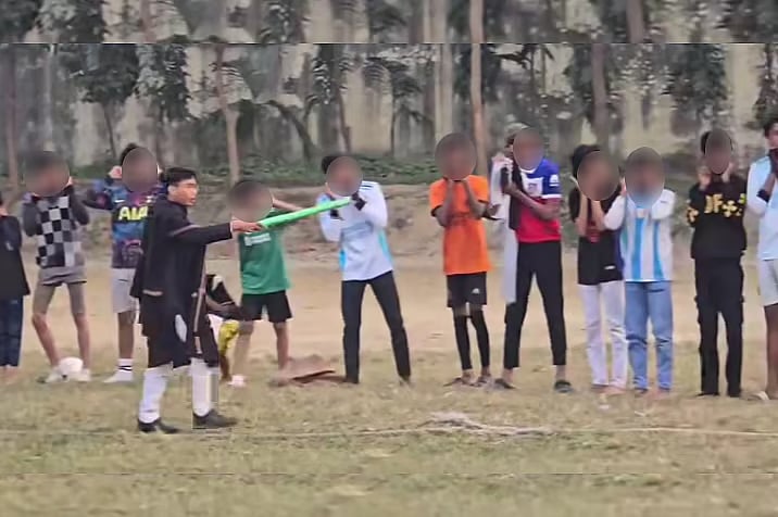 Sarba Mitra Chakma, a member of DUCSU, is making teenagers and young people sit on their ears.