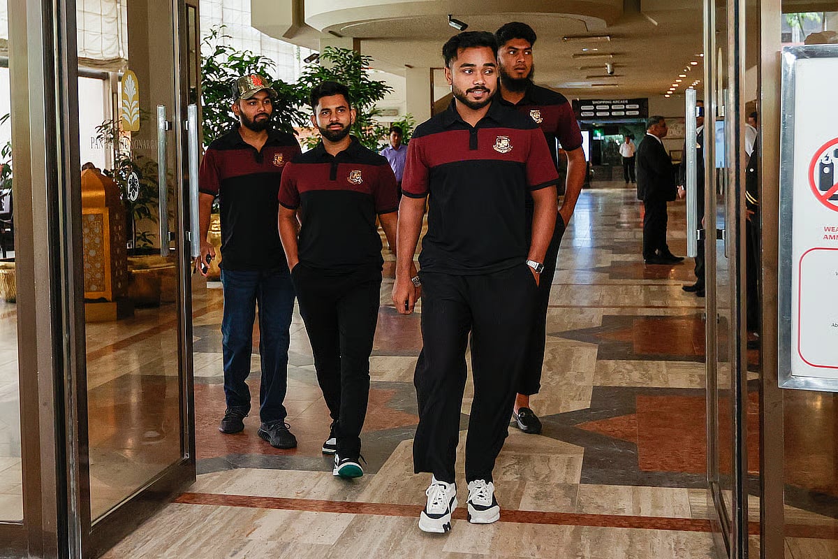 Some Bangladeshi cricketers at a function at hotel Sonargaon