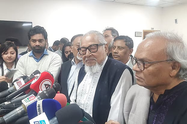 Nazrul Islam Khan, a member of the BNP Standing Committee, briefed journalists on Sunday afternoon at the Nirbachan Commission Bhaban in Agargaon, Dhaka.