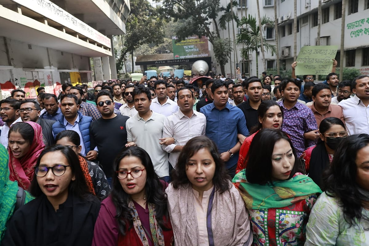 Jatiyatabadi Chhatra Dal stages a protest against objectionable remarks about working women in a post circulated on social media from the X account of Jamaat-e-Islami ameer Shafiqur Rahman. The photo was taken from Dhaka University campus on 1 February 2026