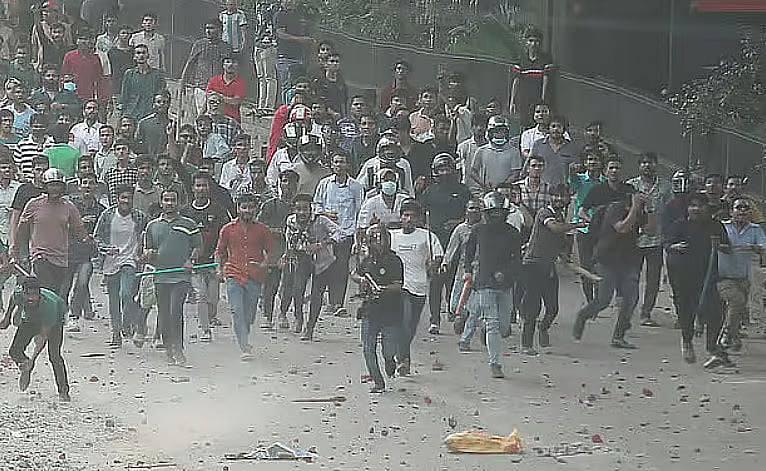 On 16 July 2024, activists of the Awami League, Jubo League, and Chhatra League attacked students’ protesters in the Muradpur area of Chattogram.
