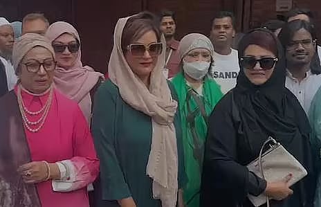 Three movie star sisters Suchanda, Babita and Champa cast their votes this afternoon at the  Gulshan Model High School polling centre