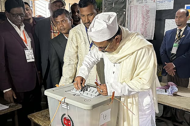 At the Arakul Government Primary School polling centre in South Keraniganj, Dhaka, BNP Standing Committee member and Dhaka–3 (part of Keraniganj) constituency candidate Gayeshwar Chandra Roy cast his vote this morning, Thursday.