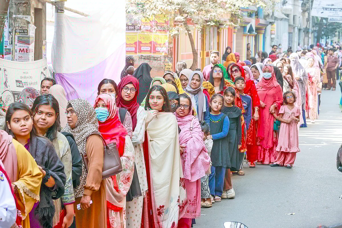 Long queue of female voters in the 2026 parliamentary election