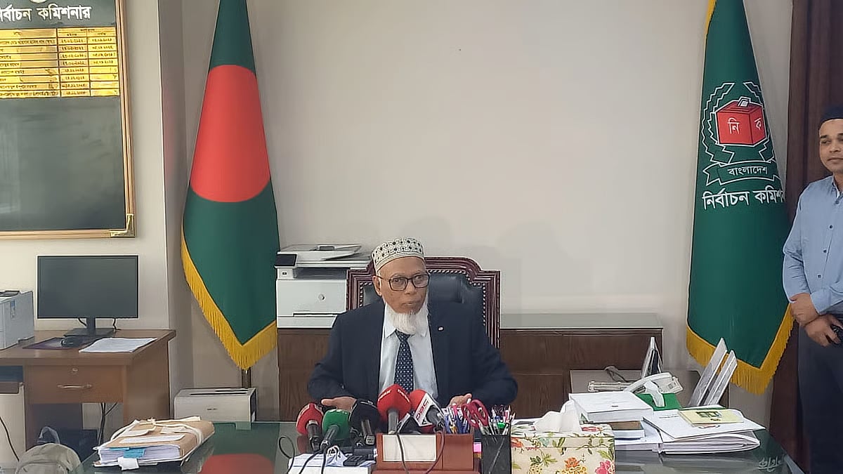 Election commissioner Abdur Rahmanel Masud speaks to newspersons at his office at the Nirbachan Bhaban in the capital on Sunday afternoon.