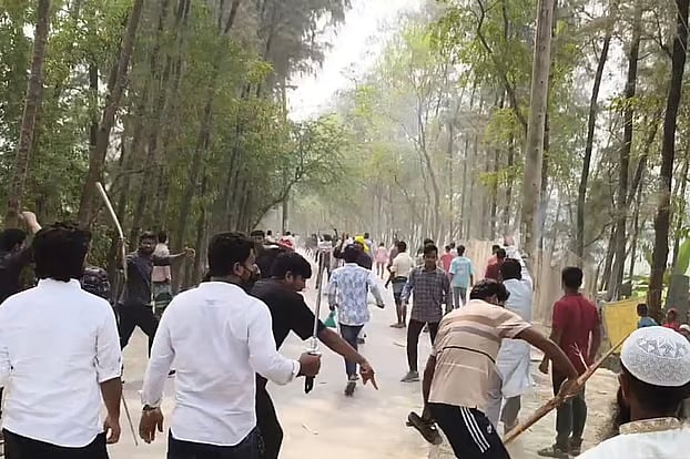 Clashes between NCP and BNP activists are ongoing at the Project Bazar in Chanandi Union of Hatiya, Noakhali.