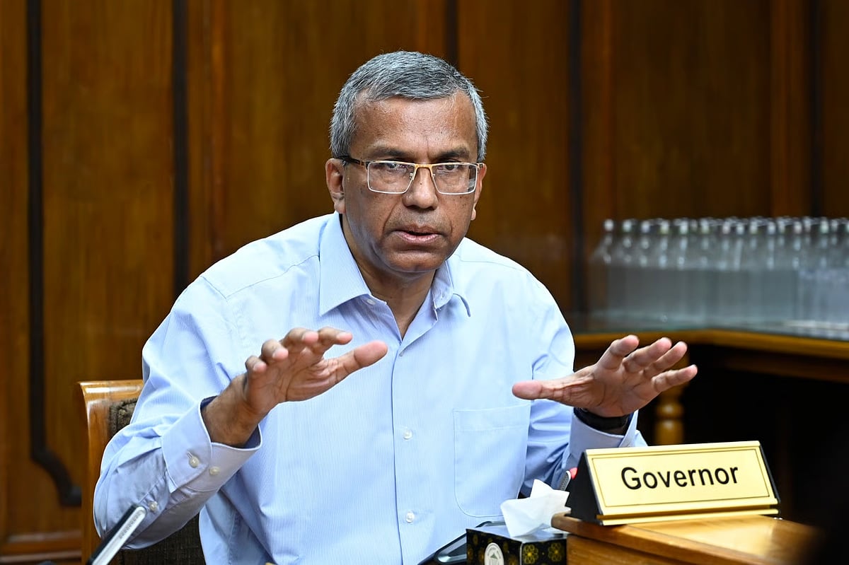 Newly appointed Bangladesh Bank Governor Md Mostaqur Rahman meets with officials on 26 February 2026 after joining office.