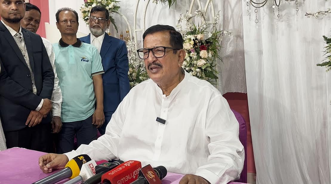Land Minister Mizanur Rahman Minu holds a meeting with local journalists at Padma Community Center in Rajshahi on 27 February 2026.