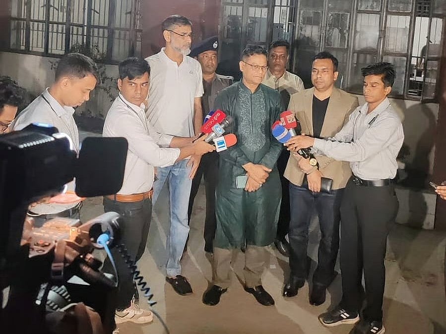 The newly appointed Inspector General of Police (IGP), Md Ali Hossain Fakir, speaks to journalists after conducting a midnight inspection of security arrangements in the capital early on 27 February 2026.