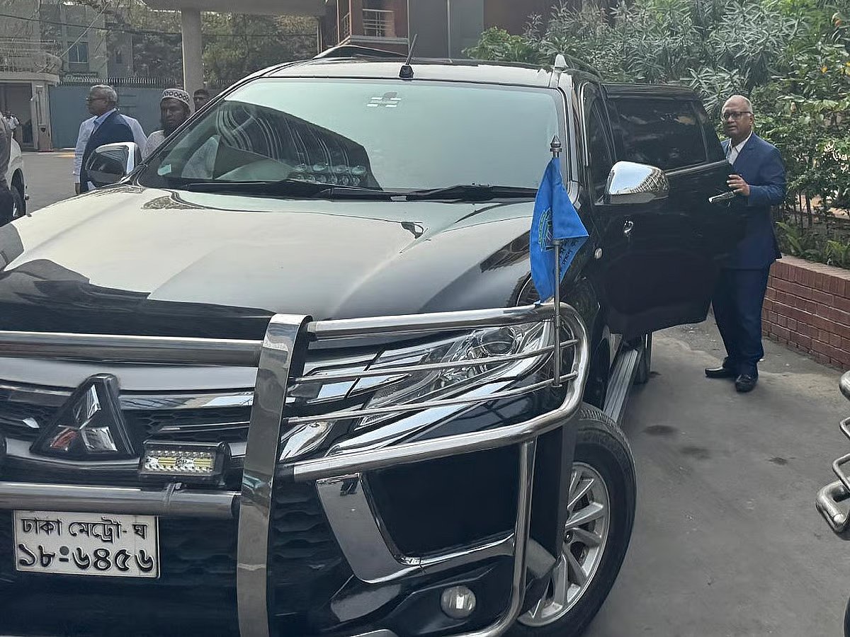 Mohammad Abdul Momen, chairman of the Anti-Corruption Commission (ACC), gets into his car after leaving the Cabinet Division. Photo taken on 3 March 2026.