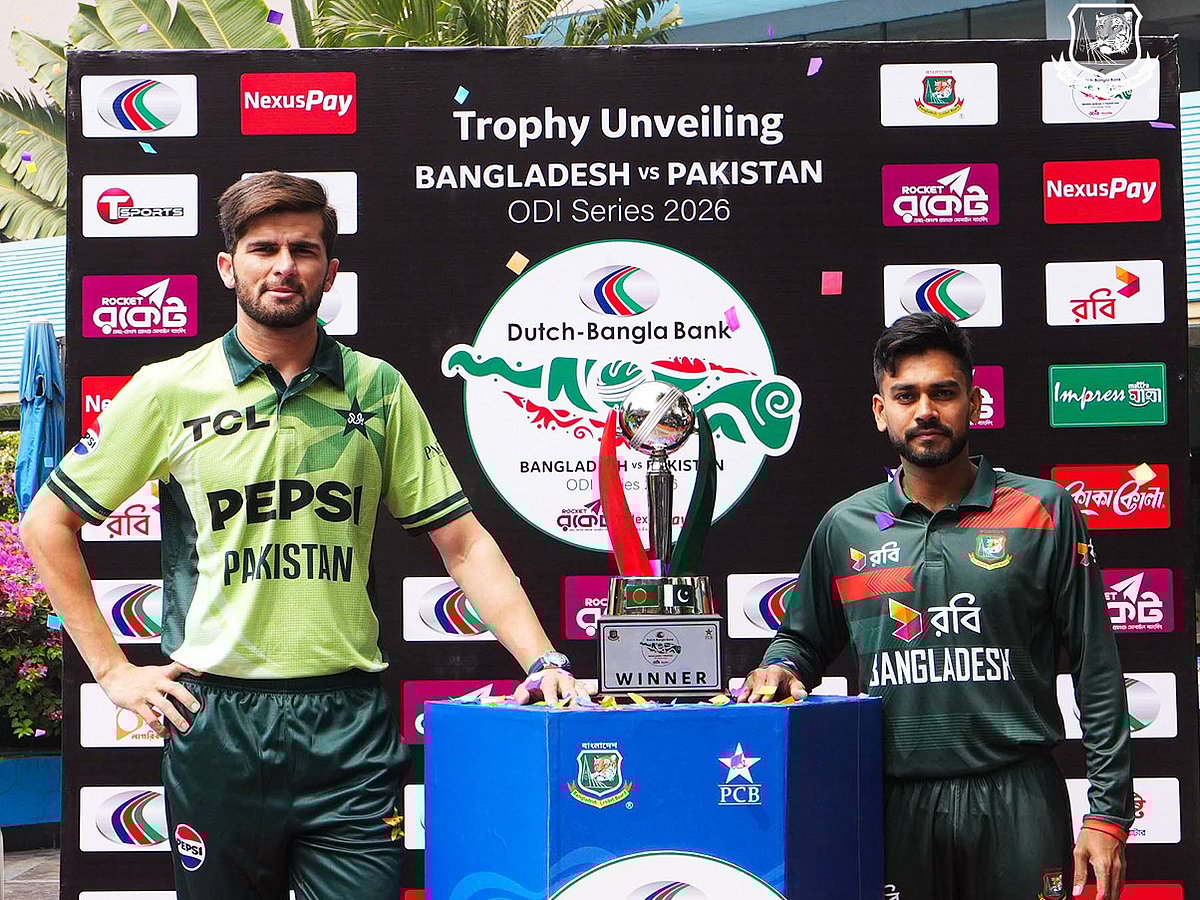 Bangladesh captain Mehidy Hasan Miraz and Pakistan captain Shaheen Shah Afridi unvel the ODI Trophy at Sher-e-Bngla National Cricket Stadium, Mirpur, Dhaka on 10 March 2026