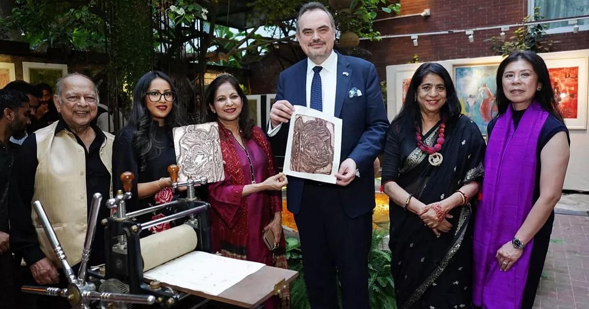US Ambassador to Bangladesh Brent T Christensen, his wife, Deanne Dao, Gallery Cosmos Director Tehmina Enayet, Founder of House of Solis Nahar Khan and former foreign minister to caretaker government Iftekhar Ahmed Chowdhury at an exhibition at Garden Gallery of Gallery Cosmos in the capital on 15 March 2026.