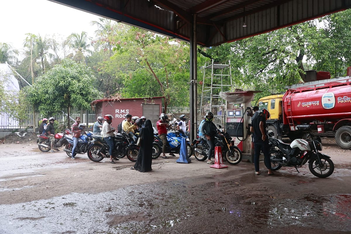 Motorcycles are seen at filling a filling station at Asad Gate, Dhaka on 20 March 2026.