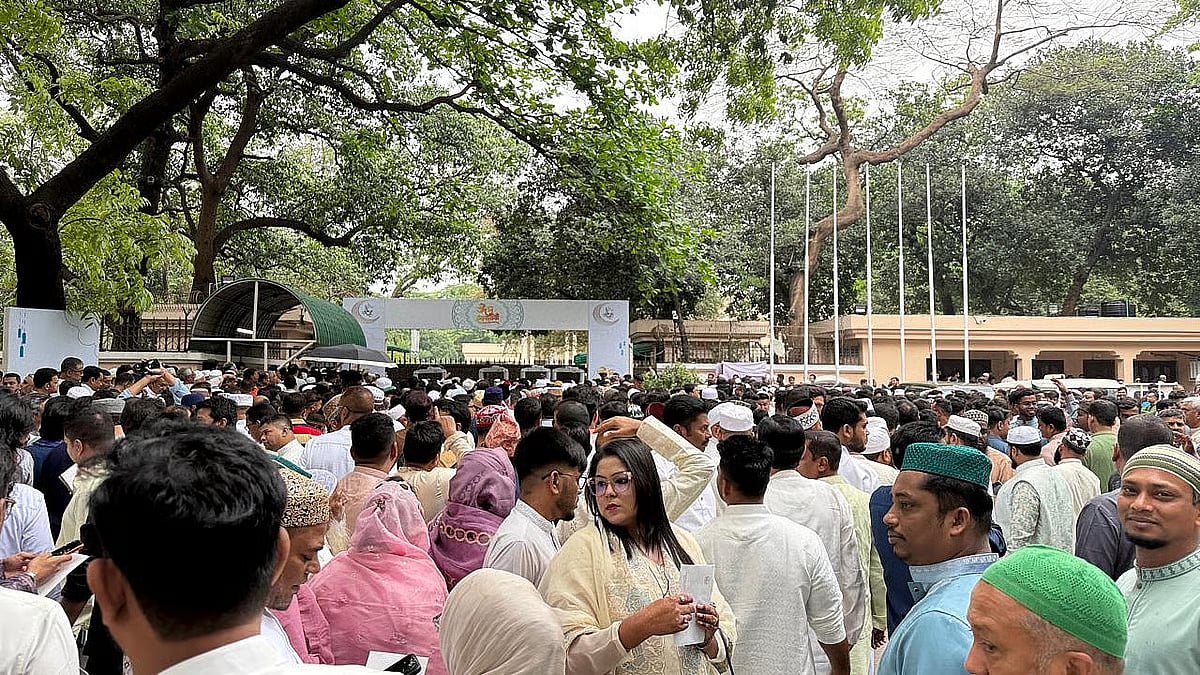 People wait outside Jamuna to exchange Eid greetings with Prime Minister Tarique Rahman on 21 March.