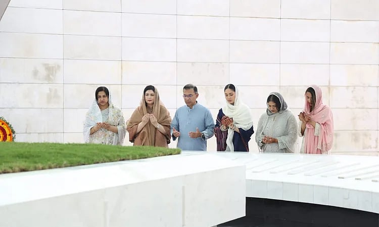 Prime Minister Tarique Rahman on Saturday offered ziarat at the graves of his father Shaheed President Ziaur Rahman and mother former Prime Minister Khaleda Zia at city’s Sher-e-Bangla Nagar.