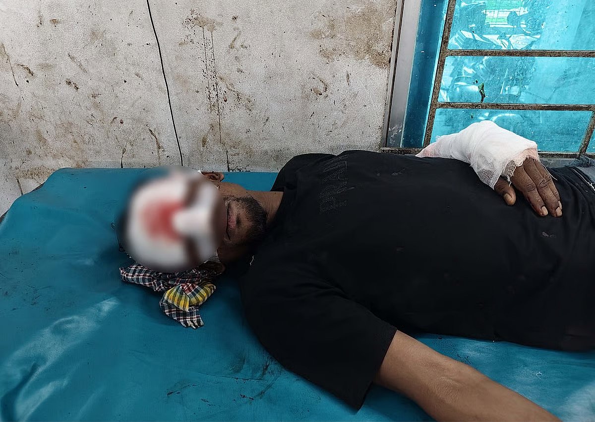 Injured Russell Biswas at Kotalipara Upazila Health Complex in Gopalganj on 27 March 2026.