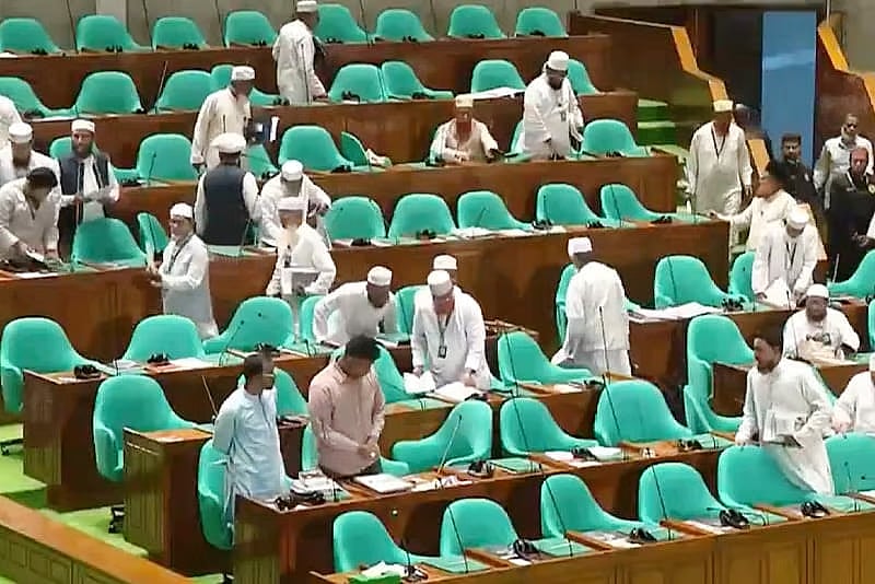 Opposition MPs walk out of Parliament on 1 April
