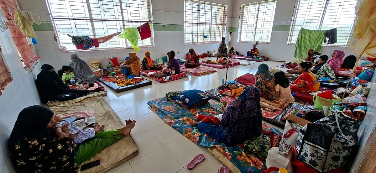 As there were no beds available in the isolation ward at the 250-bed Barguna General Hospital, children are being treated on the floor. The photo was taken on 6 April 2026.
