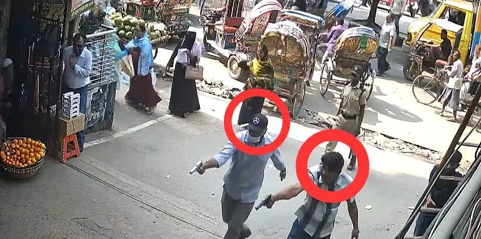 Tariq Saif Mamun was killed by Faruk Hossain Faisal (R) and Robin Ahmed in front of National Medical College in Old Dhaka on 10 November 2025