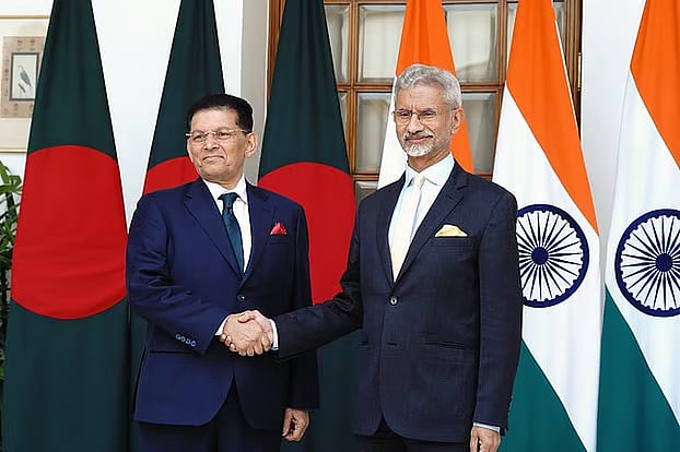 Bangladesh's Foreign Minister Khalilur Rahman and India's Foreign Minister S Jaishankar.