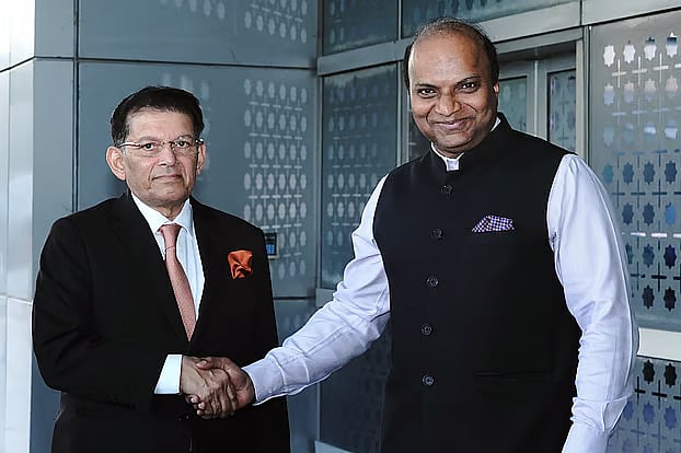 Foreign Minister Khalilur Rahman was received by B. Shyam, head of the Bangladesh–Myanmar Division at India’s Ministry of External Affairs, upon his arrival in Delhi on Tuesday afternoon.
Photo: From an X post by India’s External Affairs Ministry spokesperson Randhir Jaiswal