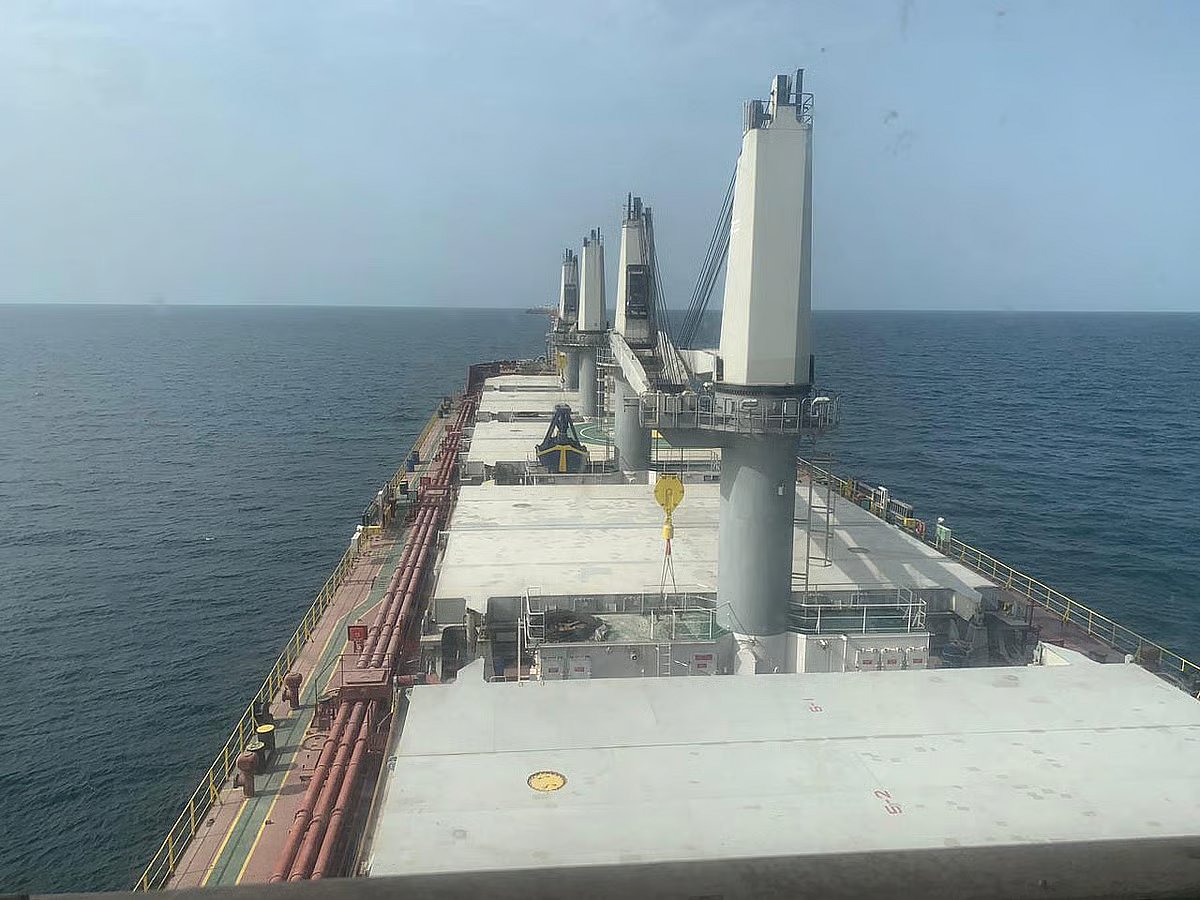 Bangladesh-flagged vessel MV Banglar Joyjatra is forced to anchor after being denied permission to pass through the Strait of Hormuz. The photo is taken around 5:30 pm on 10 April 2026 (Bangladesh time)
