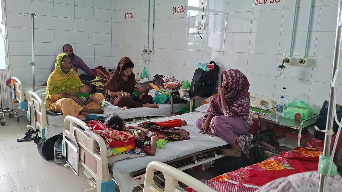 Photo shows children infected with measles and measles-like symptoms at a hospital.