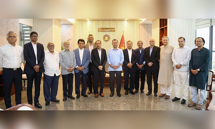 Newspaper Owners’ Association of Bangladesh (NOAB) members meet with Prime Minister Tarique Rahman at the Public Administration meeting room at the Cabinet Division in the Bangladesh Secretariat on 21 April 2026.
