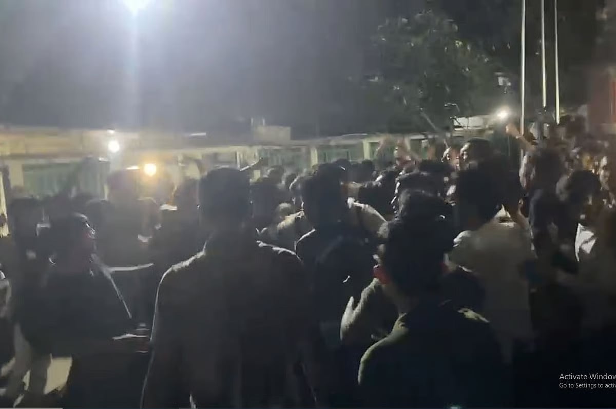 DUCSU leaders AB Zubair  and Musaddiq were attacked in Shahbagh