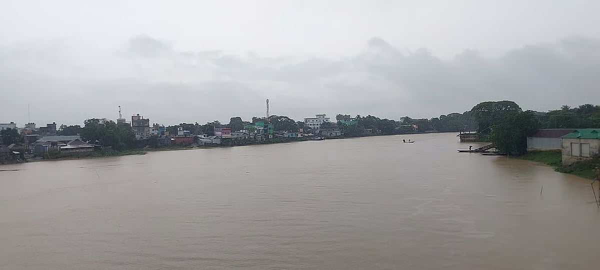 Water level is rising in the Ubdakhali River in Netrokona. The photo was taken from the Ubdakhali Bridge area in Kalmakanda upazila around 11:30 am on 29 April 2026.