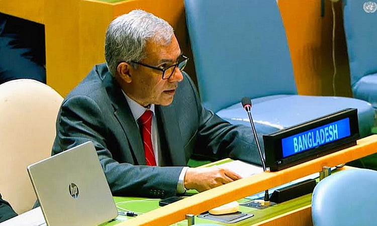 Bangladesh Permanent Representative to the United Nations Ambassador Salahuddin Noman Chowdhury spoke at the 11th Review Conference of the Treaty on the Non-Proliferation of Nuclear Weapons held at United Nations Headquarters in New York yesterday.