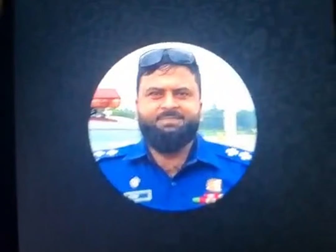 Image of an audio call showing an SI allegedly bargaining after smuggled goods were seized in Netrokona.