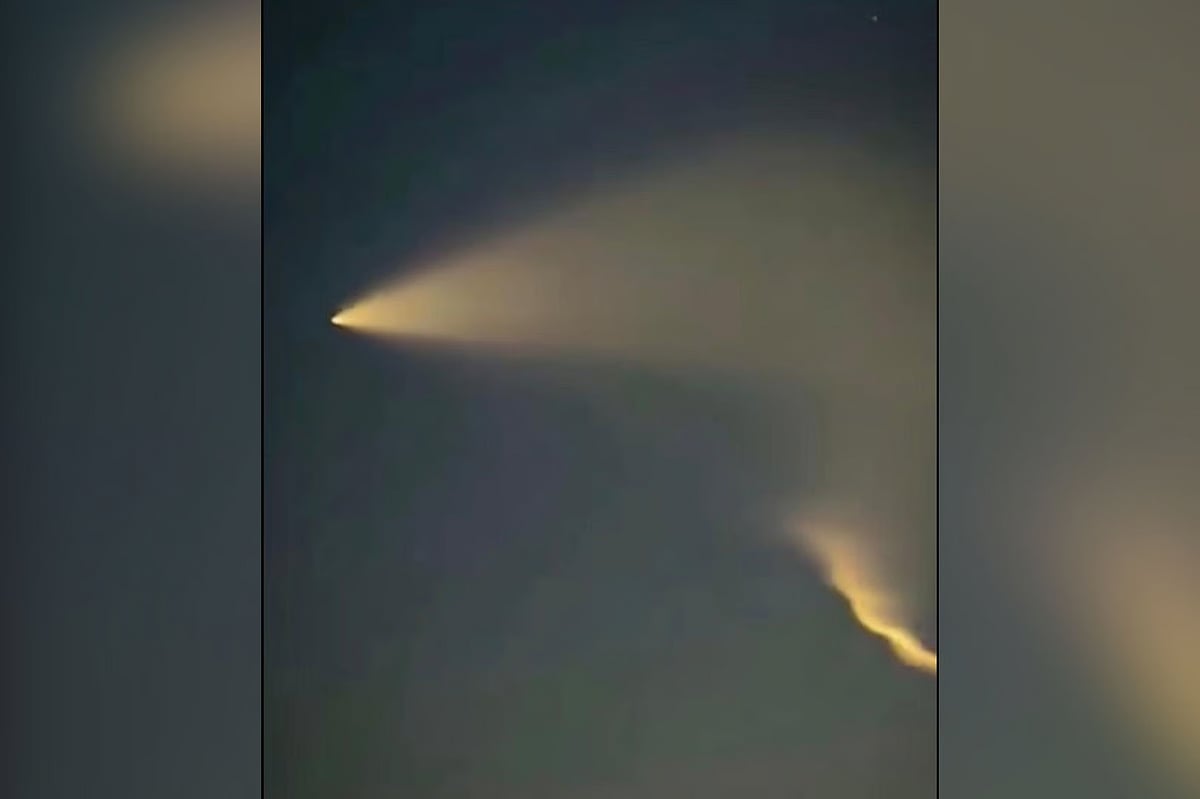 A missile-shaped streak of light was seen moving rapidly southward over the Bay of Bengal in Cox’s Bazar this evening.