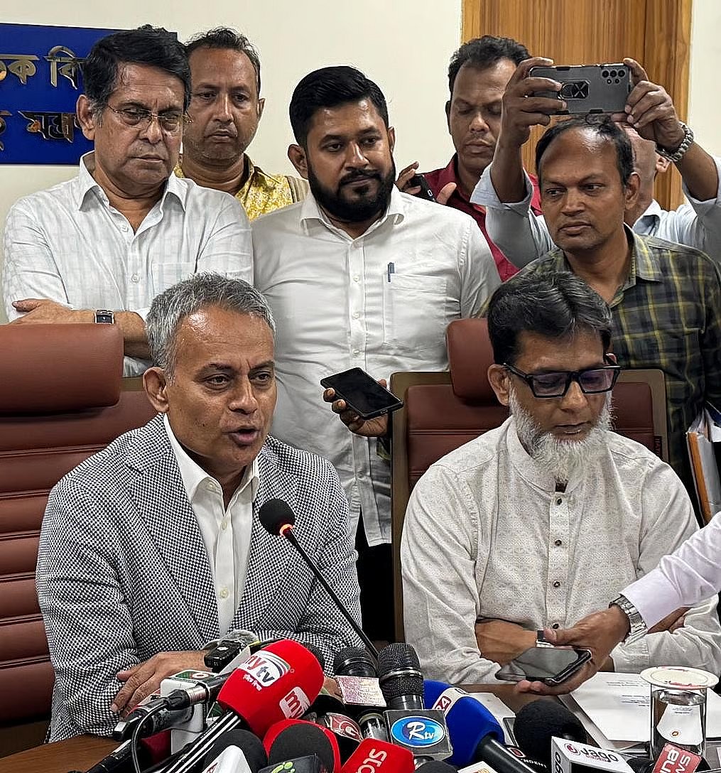Road Transport and Bridges Minister Sheikh Robiul Alam speaks at a briefing following a meeting on ensuring smooth travel for holidaymakers returning home during the upcoming Eid-ul-Azha holidays, at the Secretariat in Dhaka on 11 March 2026