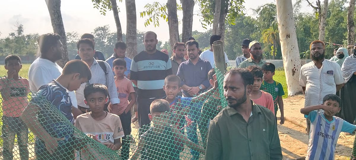 Crowds of local residents and relatives gathered outside the home of the four expatriate brothers who died in Oman. Photo taken in Bandarazar Para of Lalanagar Union in Rangunia, Chattogram on 14 May 2026.