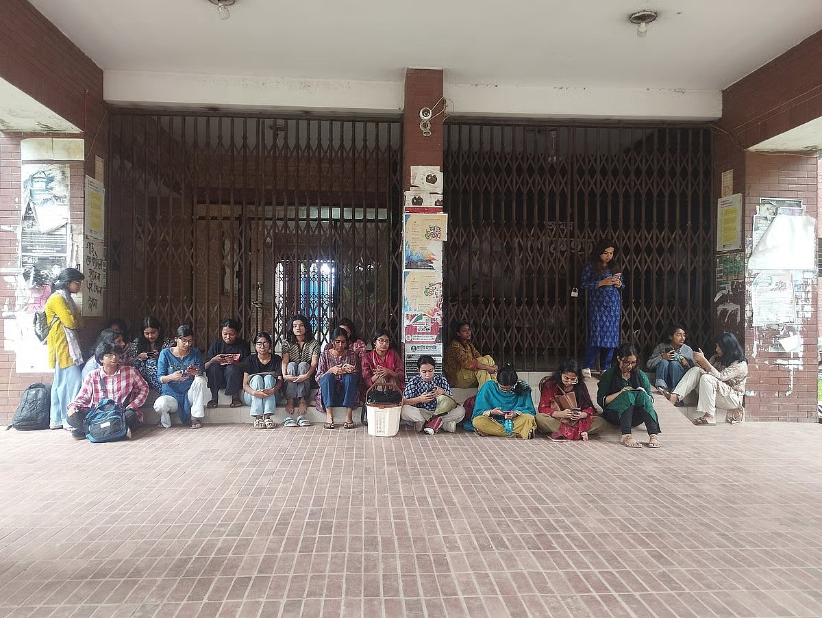 Female students at Jahangirnagar University (JU) are blockading the administrative building, demanding justice in an attempted rape case. photo taken on 17 May 2026.