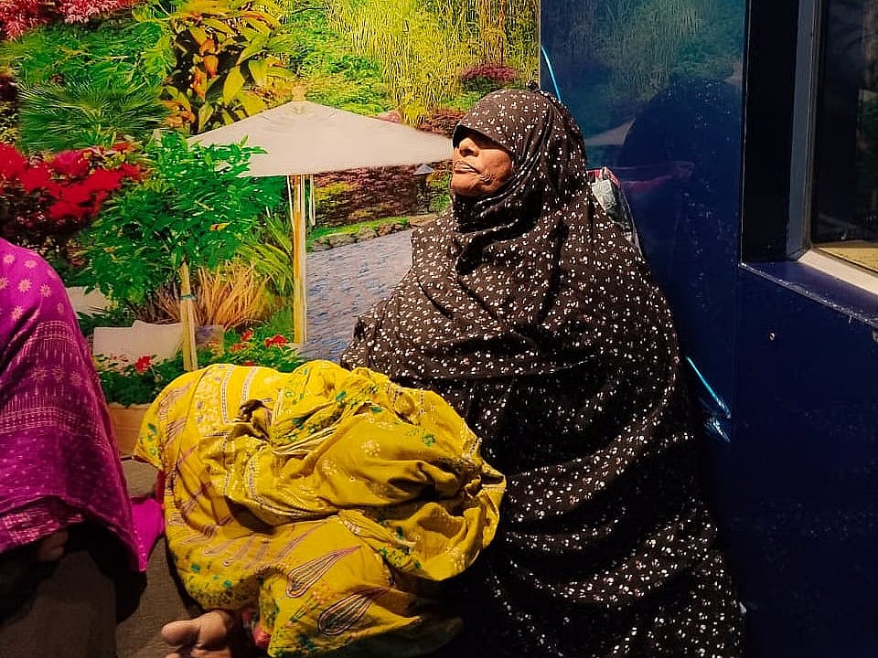 Having lost her beloved granddaughter, the grief-stricken grandmother sat in stunned silence at Ad-din Hospital in Moghbazar area of Dhaka. Photo taken on 27 May 2026.