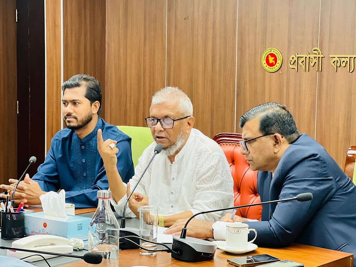 Expatriates’ Welfare and Overseas Employment Minister Ariful Haque Choudhury speaks at a meeting at the ministry on 1 June 2026