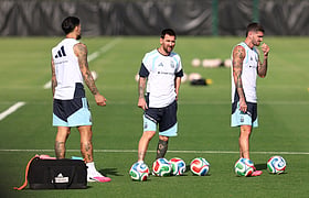 Argentina Prepares for World Cup Title Defense Against Algeria