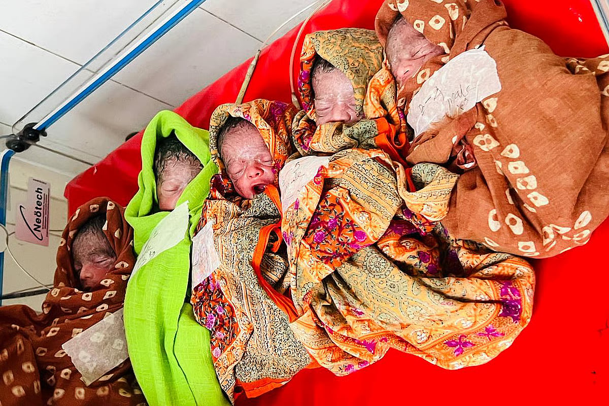 Mostakim-Samrina couple blessed with five babies at once