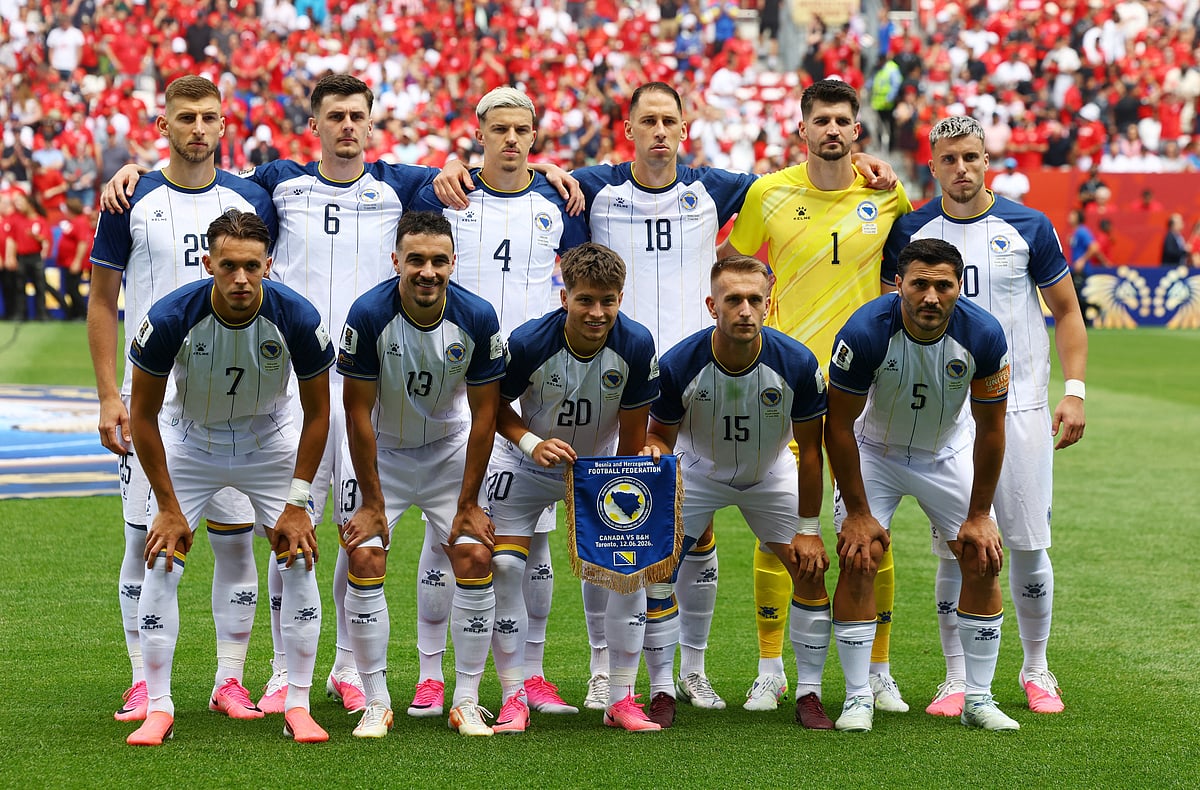 Football - FIFA World Cup 2026 - Group B - Canada v Bosnia and Herzegovina - Toronto Stadium, Toronto, Canada - June 12, 2026 Bosnia and Herzegovina players pose for a team group photo before the match