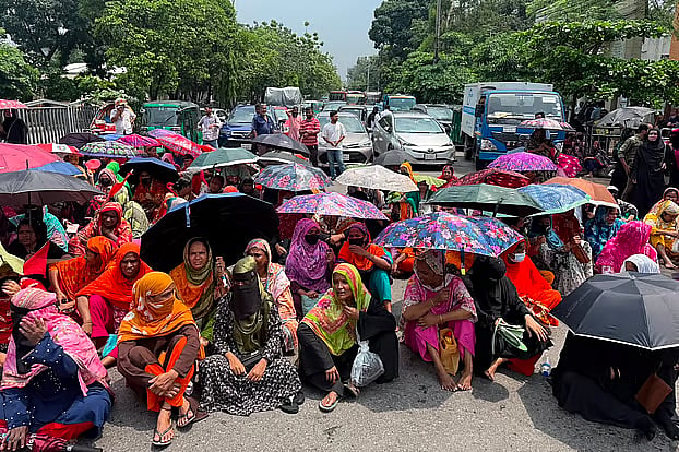 Garment workers block road in Tejgaon Industrial Area