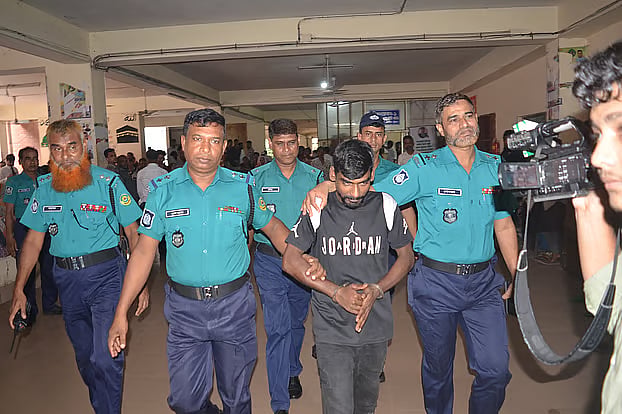 Monir Hossain, the accused in a child rape case in Chattogram’s Bakalia area, is produced before the court on 17 June. 
