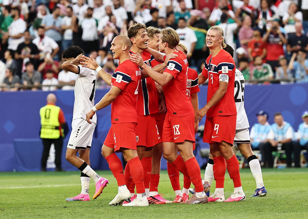 Football - FIFA World Cup 2026 - Group I - Iraq v Norway - Boston Stadium, Foxborough, Massachusetts, U.S. - June 16, 2026 Norway's Leo Ostigard, Erling Haaland and Kristian Thorstvedt celebrate their fourth goal, an own goal scored by Iraq's Aymen Hussein