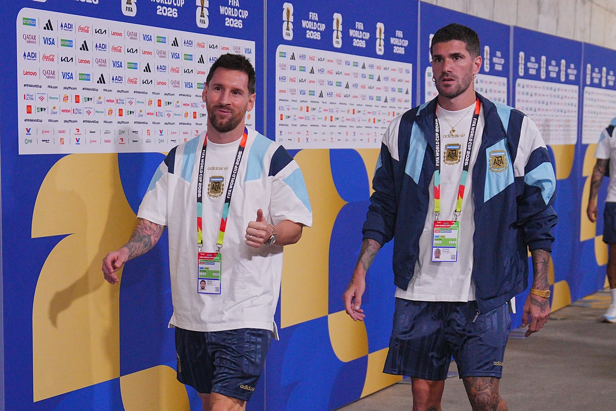 Football - FIFA World Cup 2026 - Group J - Argentina v Algeria - Kansas City Stadium, Kansas City, Missouri, U.S. - June 16, 2026
Argentina's Lionel Messi and Rodrigo De Paul arrive at the stadium before the match