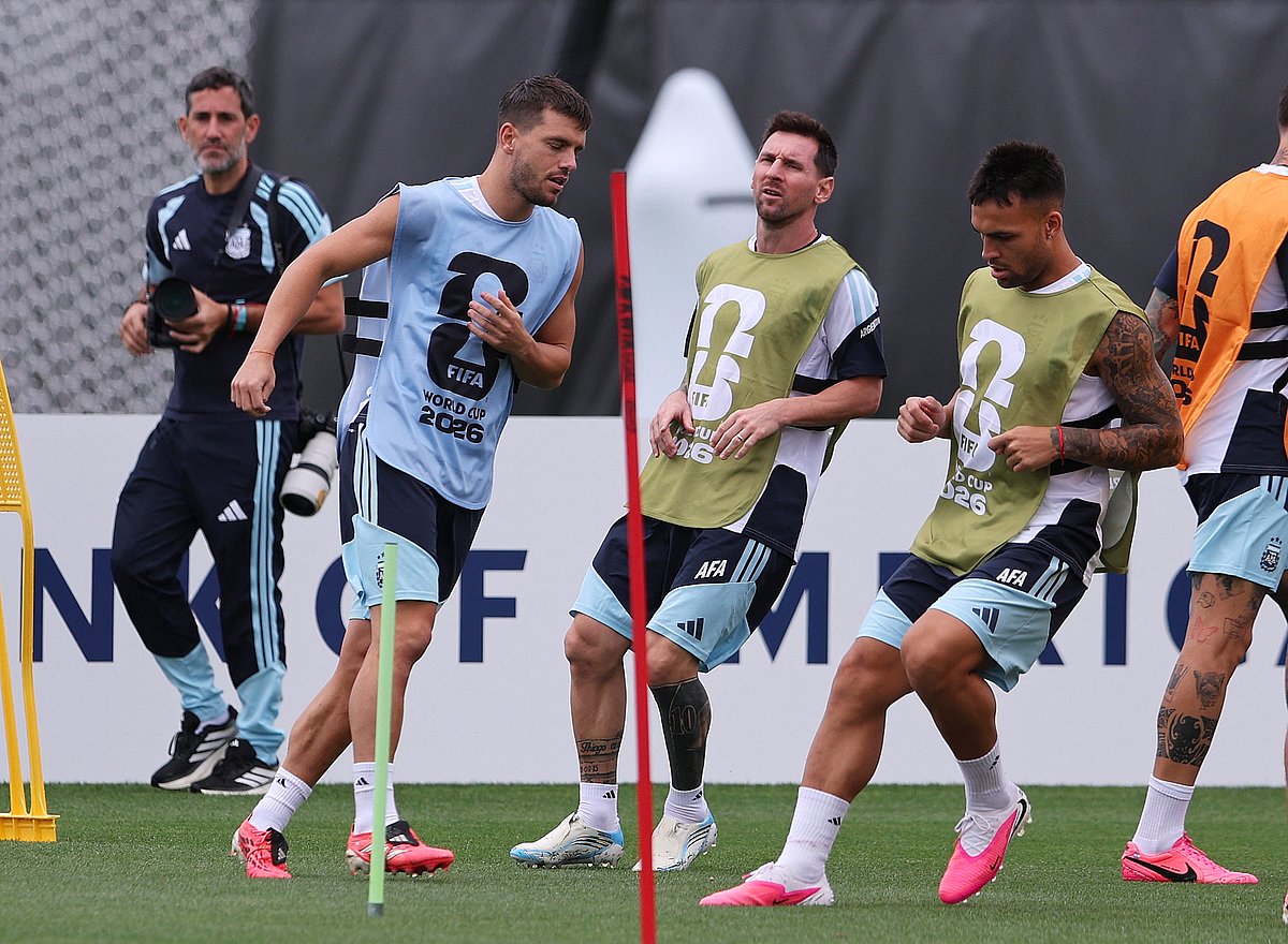 Argentina's Lionel Messi, Giovani Lo Celso, and Lautaro Martinez during training at  Sporting KC Training Centre, Kansas City, Kansas, US, on 21 June, 2026