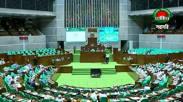 Many ministerial seats were vacant during the parliamentary sitting. Meanwhile, the leader and deputy leader of the opposition were also absent from the House on 22 June
