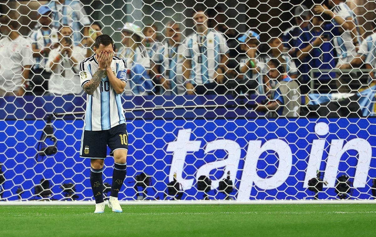 Argentina's Lionel Messi reacts after missing a penalty against Austria - Dallas Stadium, Arlington, Texas, U.S. - June 22, 2026